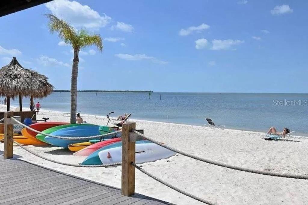 Manatee, Studio202, Beach Steps Away! Pool+Wifi Ruskin Exterior photo